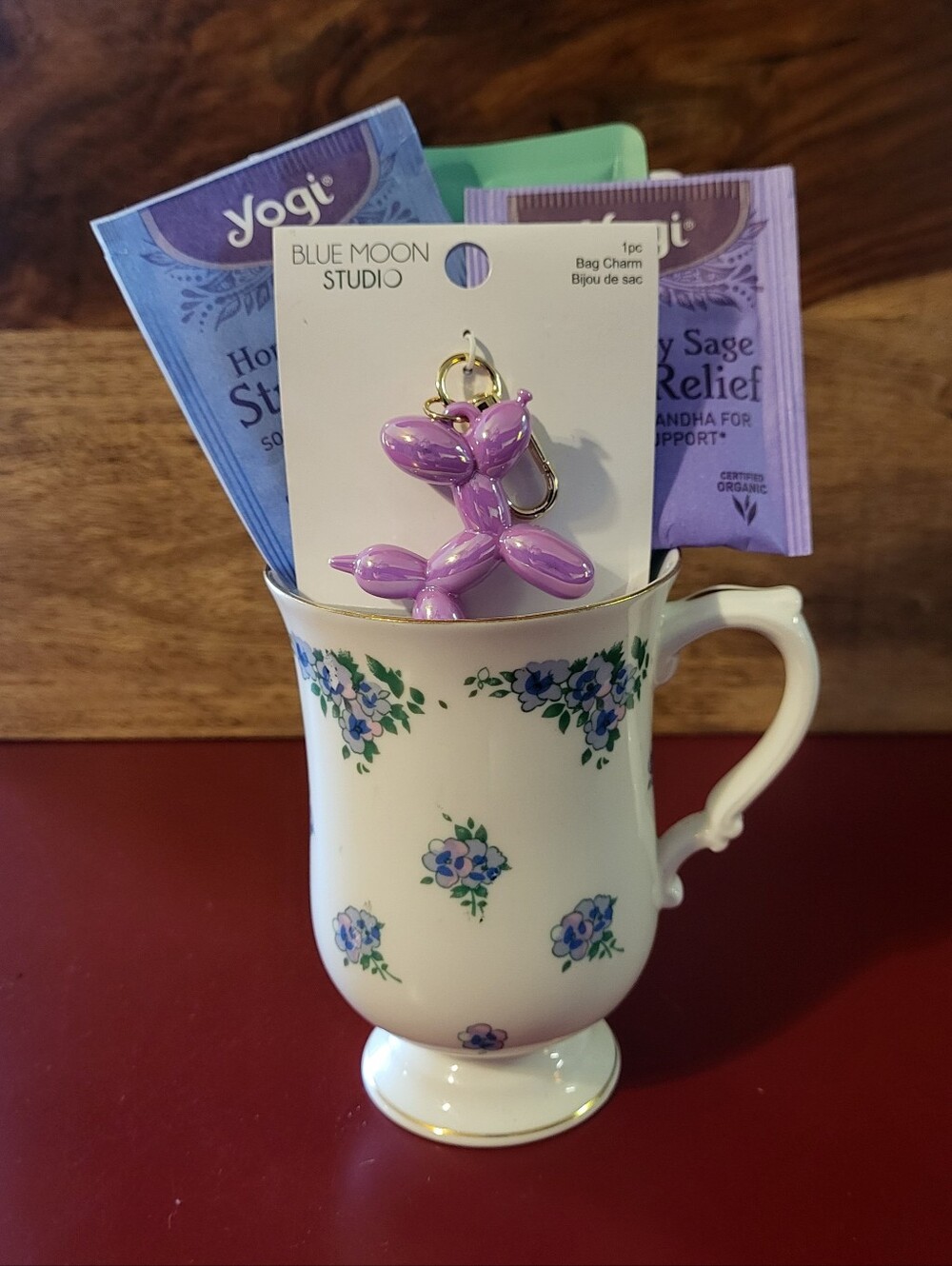 Royal Victoria Fine Bone China England Tea Cup and baloon dog Keychain keyring